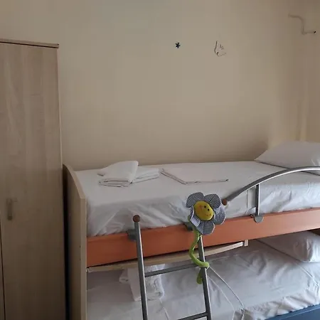 Summer House 150m From The For 5 Persons. 別荘 *